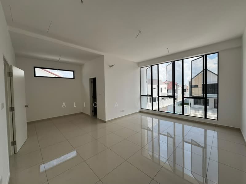 Rumah Teres 2 Tingkat untuk Disewa di Taman Desa Tebrau (Tebrau) - Alicia Voon - Living Room - PropertyGuru.com.my