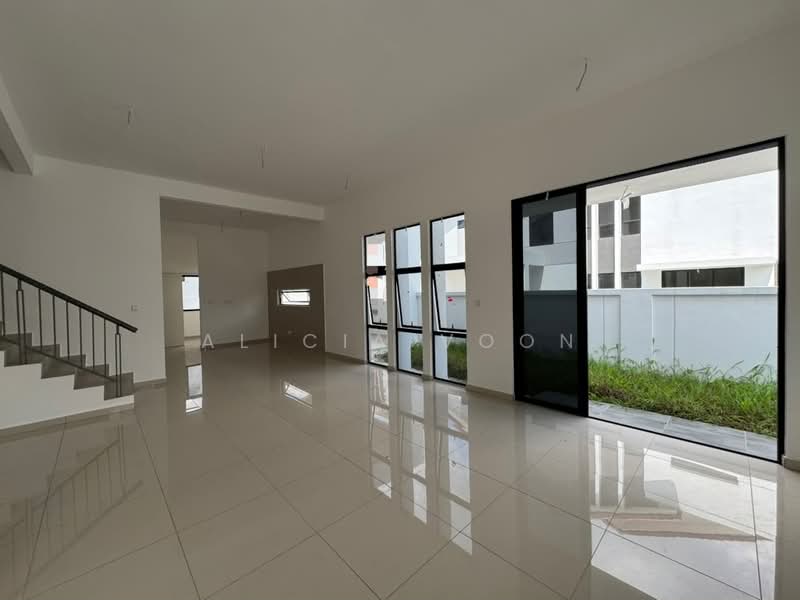 Rumah Teres 2 Tingkat untuk Disewa di Taman Desa Tebrau (Tebrau) - Alicia Voon - Living Room - PropertyGuru.com.my