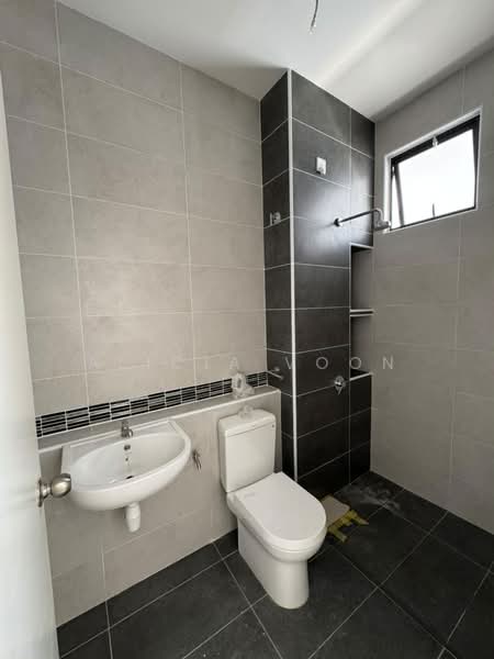 Rumah Teres 2 Tingkat untuk Disewa di Taman Desa Tebrau (Tebrau) - Alicia Voon - Bathroom - PropertyGuru.com.my
