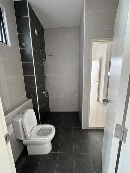 Rumah Teres 2 Tingkat untuk Disewa di Taman Desa Tebrau (Tebrau) - Alicia Voon - Bathroom - PropertyGuru.com.my