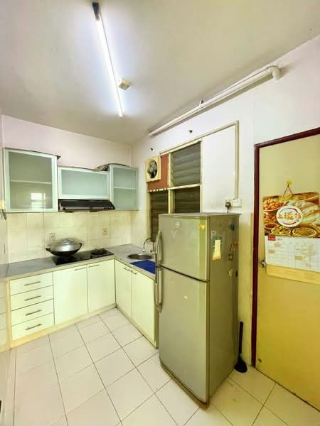 Apartment for Rent at Villa Krystal @ Bandar Selesa Jaya - Sun Yap - Kitchen - PropertyGuru.com.my