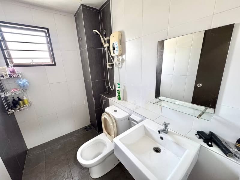 Rumah Teres 2 Tingkat untuk Dijual di Taman Saujana KLIA (Sepang) - Alif Saad - PropertyGuru.com.my