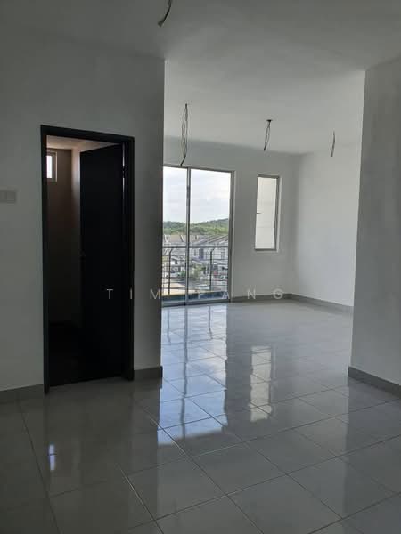 3-storey Terraced House for Sale in Semenyih (Selangor) - Tim Pang - Living Room - PropertyGuru.com.my