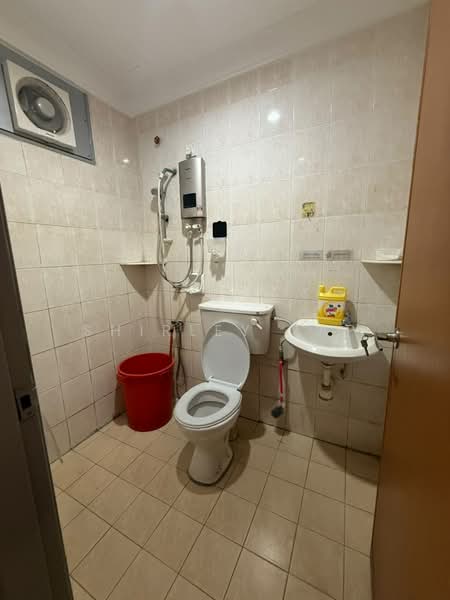 Rumah Teres 2 Tingkat untuk Disewa di Mutiara Rini (Skudai) - Shirley Yap - Bathroom - PropertyGuru.com.my