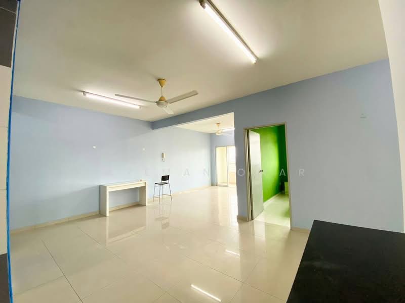 Pangsapuri untuk Dijual di Mutiara Anggerik - Hazeman Omar - Living Room - PropertyGuru.com.my