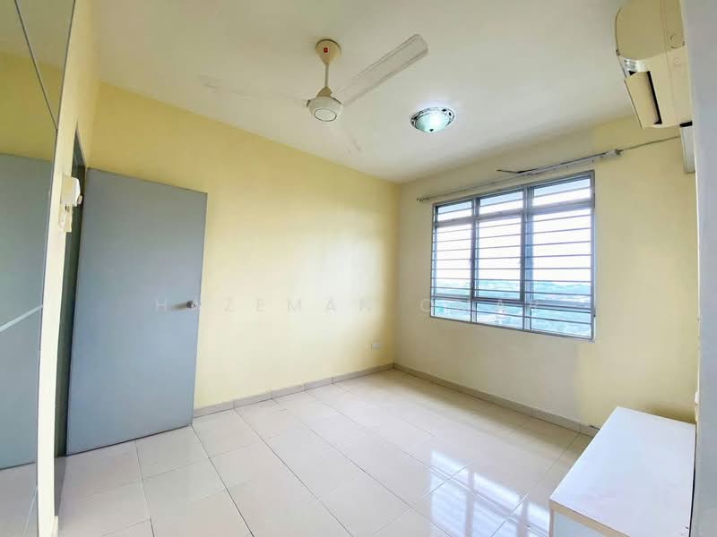 Pangsapuri untuk Dijual di Mutiara Anggerik - Hazeman Omar - Bedroom - PropertyGuru.com.my