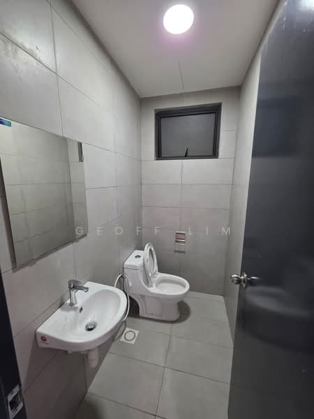 Kondominium untuk Disewa di The Holmes 2 - Geoff Lim - Bathroom - PropertyGuru.com.my