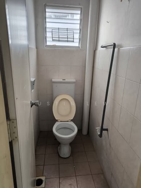 Shop / Office for Rent in Seremban (Negeri Sembilan) - Justin Lew - Bathroom - PropertyGuru.com.my