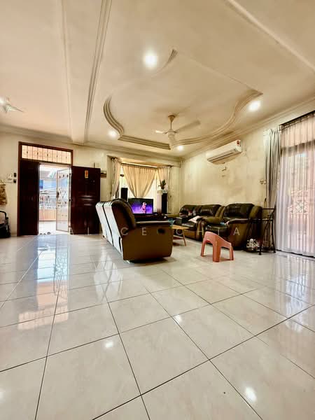 2-storey Terraced House for Sale in Taman Desa Tebrau (Tebrau) - Alice Chia - Living Room - PropertyGuru.com.my