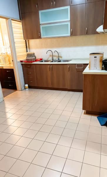 Rumah Teres 2 Tingkat untuk Dijual di Taman Kelana Idaman (Ara Damansara) - Victor Liew - Kitchen - PropertyGuru.com.my