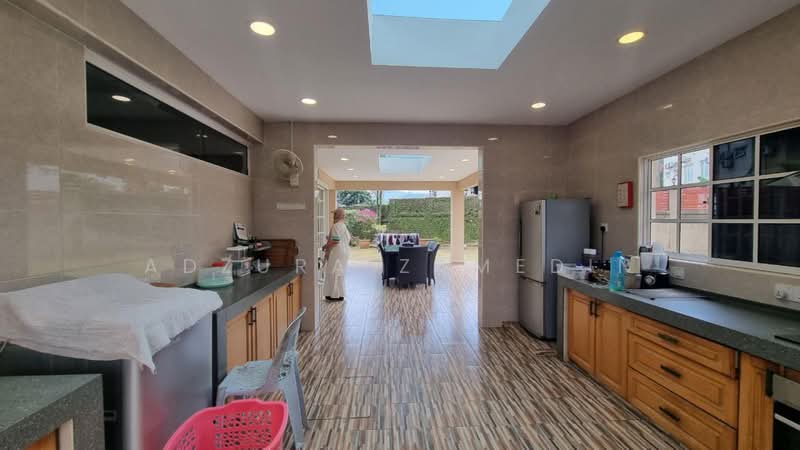 Rumah Banglo untuk Dijual di Beverly Heights (Ampang) - Adzura Zamedin - Kitchen - PropertyGuru.com.my