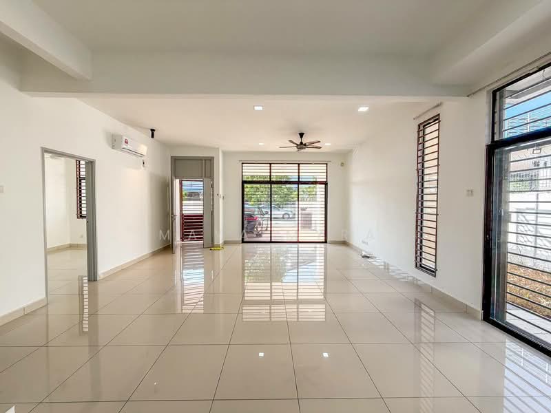 Semi-Detached House for Sale in Bandar Tasik Kesuma (Beranang) - Maya Myra - Living Room - PropertyGuru.com.my
