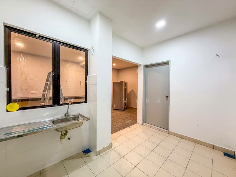 Semi-Detached House for Sale in Bandar Tasik Kesuma (Beranang) - Maya Myra - Kitchen - PropertyGuru.com.my