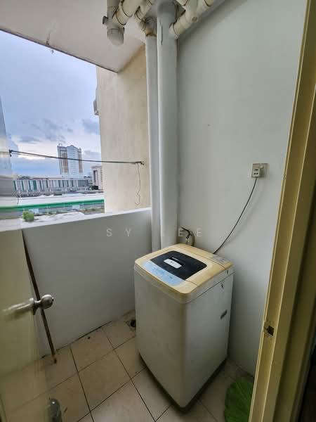 Servis Apartment untuk Disewa di Casa Subang - SY Lee - Balcony - PropertyGuru.com.my