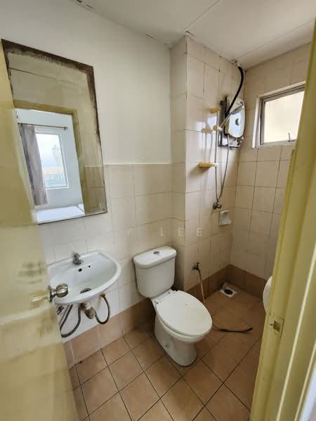 Servis Apartment untuk Disewa di Casa Subang - SY Lee - Bathroom - PropertyGuru.com.my