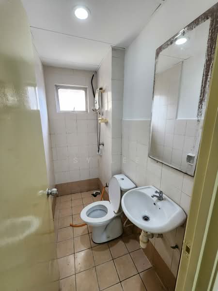 Servis Apartment untuk Disewa di Casa Subang - SY Lee - Bathroom - PropertyGuru.com.my