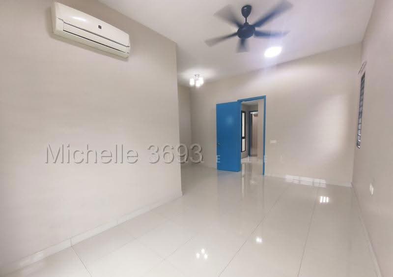 Semi-Detached House for Sale in Telok Panglima Garang (Selangor) - Michelle Lee - Living Room - PropertyGuru.com.my