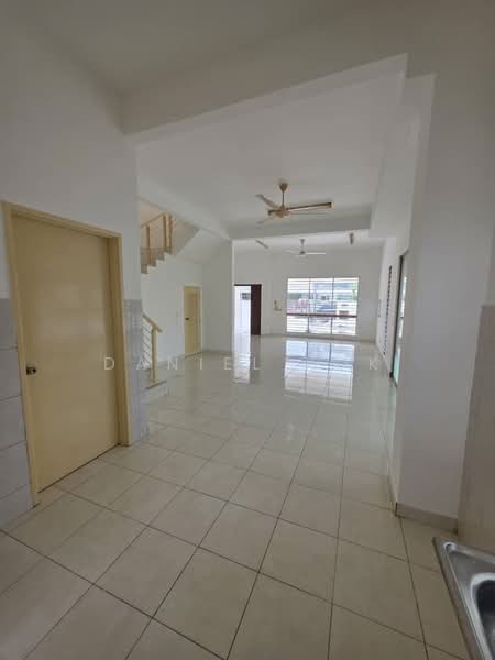 Rumah Teres 2 Tingkat untuk Dijual di Setia Indah 12 (Setia Alam) - Daniel Kok - Living Room - PropertyGuru.com.my