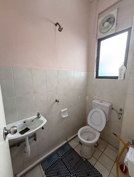 Rumah Berkembar untuk Dijual di Glenmarie Cove (Klang) - Kelly Teo - Bathroom - PropertyGuru.com.my