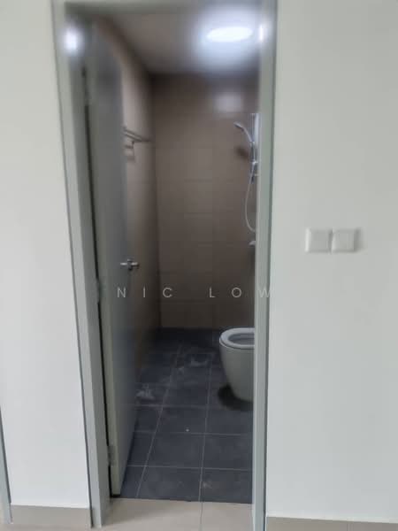 Servis Apartment untuk Disewa di Bayu Residensi - Nic Low - Bathroom - PropertyGuru.com.my