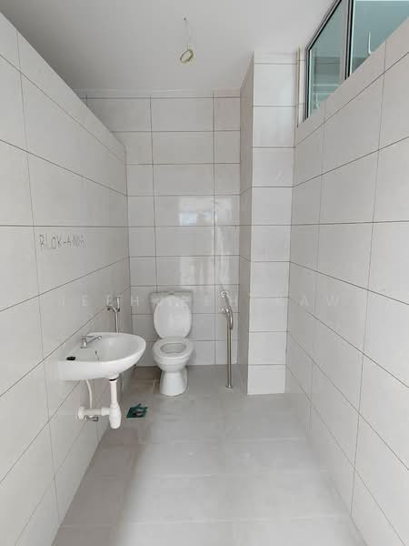 Warehouse for Sale in Sungai Petani (Kedah) - JeehJeeh Kaw - Bathroom - PropertyGuru.com.my