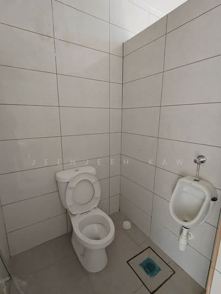 Warehouse for Sale in Sungai Petani (Kedah) - JeehJeeh Kaw - Bathroom - PropertyGuru.com.my