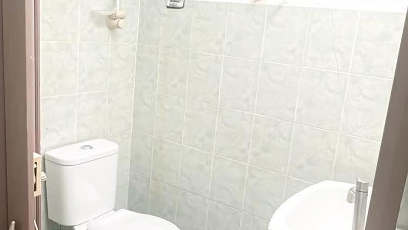 Rumah Berkembar untuk Disewa di Taman Brown (Gelugor) - Poey Eugene - Bathroom - PropertyGuru.com.my