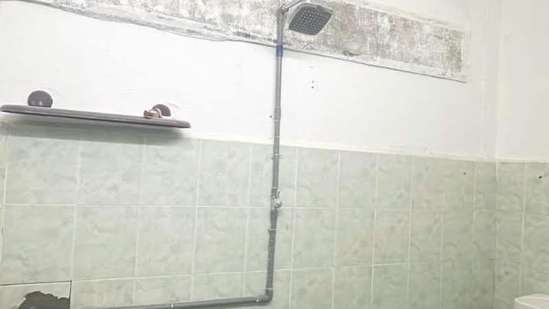 Rumah Berkembar untuk Disewa di Taman Brown (Gelugor) - Poey Eugene - Bathroom - PropertyGuru.com.my