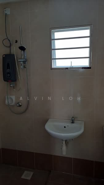 2-storey Terraced House for Sale in TAMAN PUCHONG UTAMA (Puchong) - Alvin Loh - Bathroom - PropertyGuru.com.my