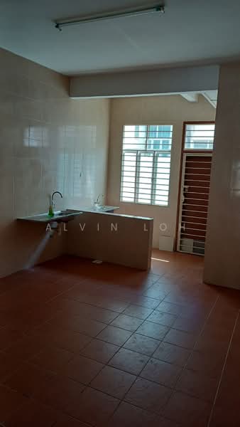 2-storey Terraced House for Sale in TAMAN PUCHONG UTAMA (Puchong) - Alvin Loh - Kitchen - PropertyGuru.com.my