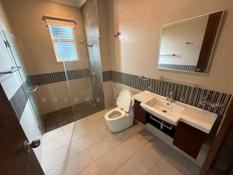 Rumah Berkembar untuk Dijual di Ampang Jaya (Ampang) - Adzura Zamedin - Bathroom - PropertyGuru.com.my
