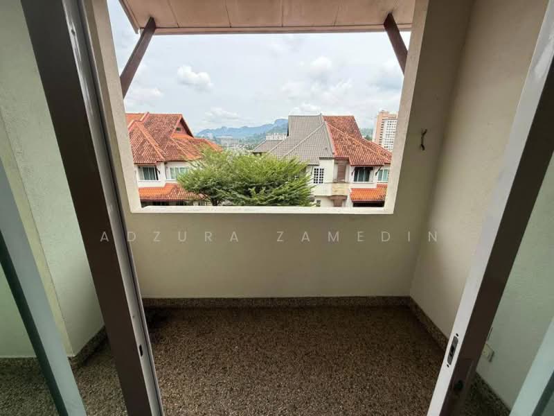 Rumah Berkembar untuk Dijual di Ampang Jaya (Ampang) - Adzura Zamedin - Balcony - PropertyGuru.com.my