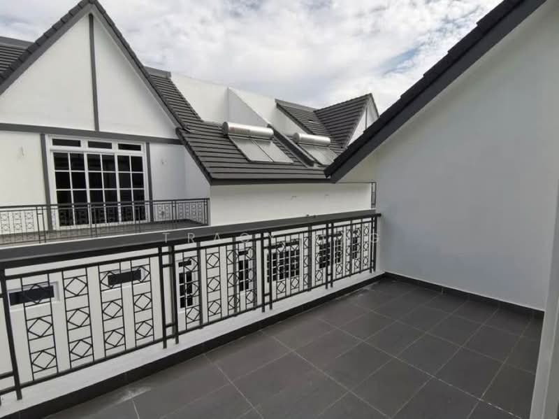 Rumah Kluster untuk Dijual di Taman Ekoflora (Johor Bahru) - Tracy Ong - Balcony - PropertyGuru.com.my