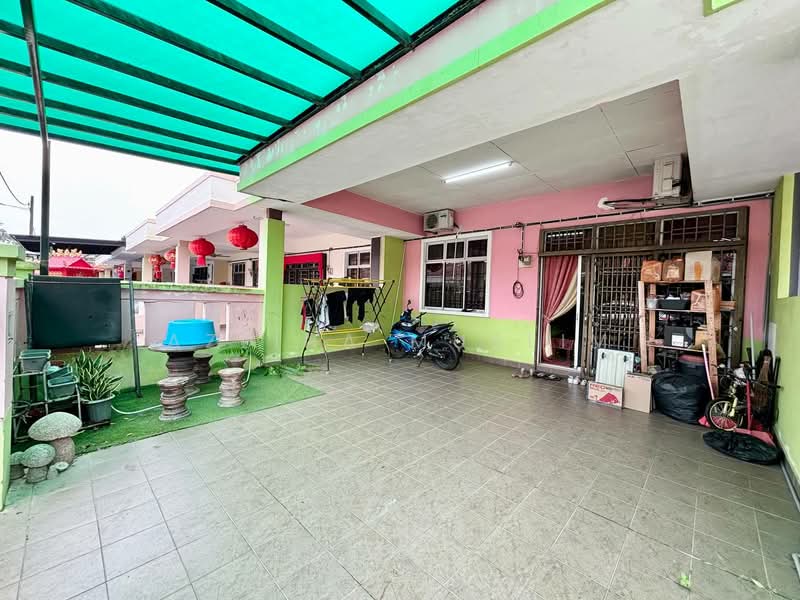 1-storey Terraced House for Sale in Taman Sri Sutera (Pontian) - Azlina Muslim - Exterior - PropertyGuru.com.my