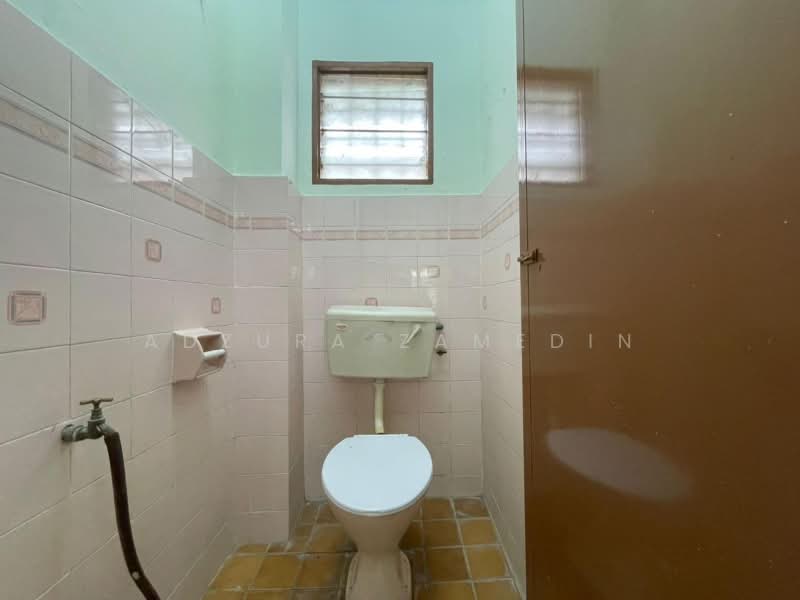 Rumah Teres 2-Tingkat untuk Dijual di Usj 1 (Subang Jaya) - Adzura Zamedin - Bathroom - PropertyGuru.com.my