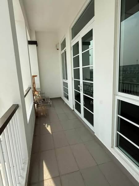 Rumah Banglo untuk Disewa di Eco Majestic (Semenyih) - Ken Phang - Balcony - PropertyGuru.com.my