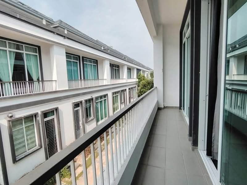 Rumah Banglo untuk Disewa di Eco Majestic (Semenyih) - Ken Phang - Balcony - PropertyGuru.com.my
