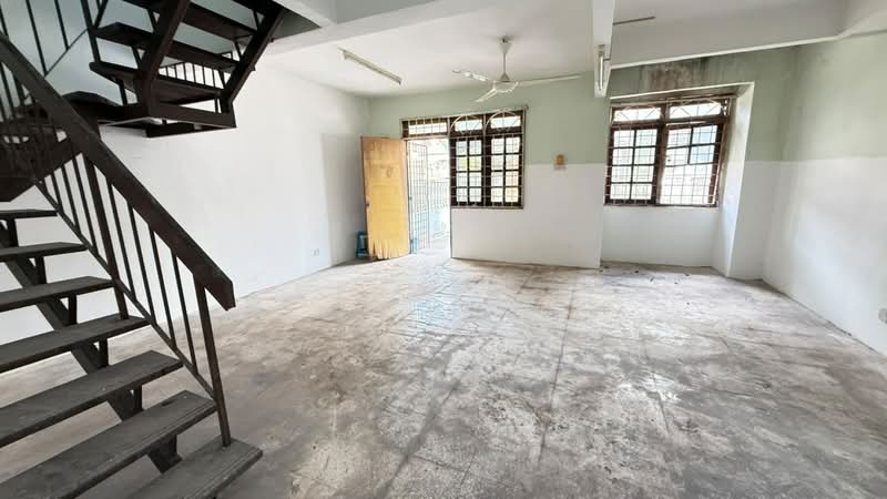 2-storey Terraced House for Sale in Bandar Bukit Beruntung (Bukit Beruntung) - Kelvin . - Interior - PropertyGuru.com.my