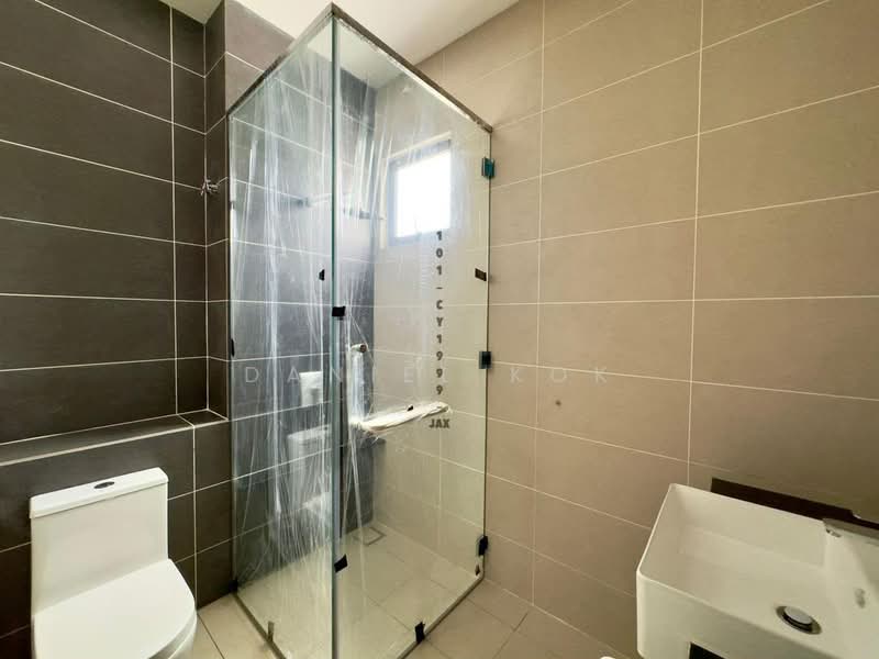 Rumah Teres 2 Tingkat untuk Dijual di Setia Indah (Setia Alam) - Daniel Kok - Bathroom - PropertyGuru.com.my