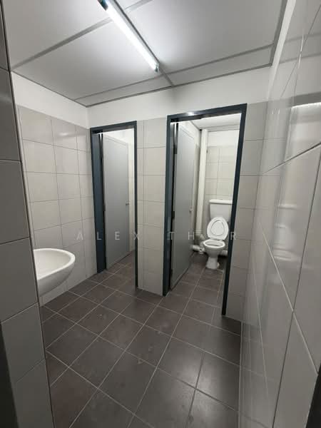 Kilang untuk Disewa di Batu Maung (Penang) - Alex Thor - Bathroom - PropertyGuru.com.my