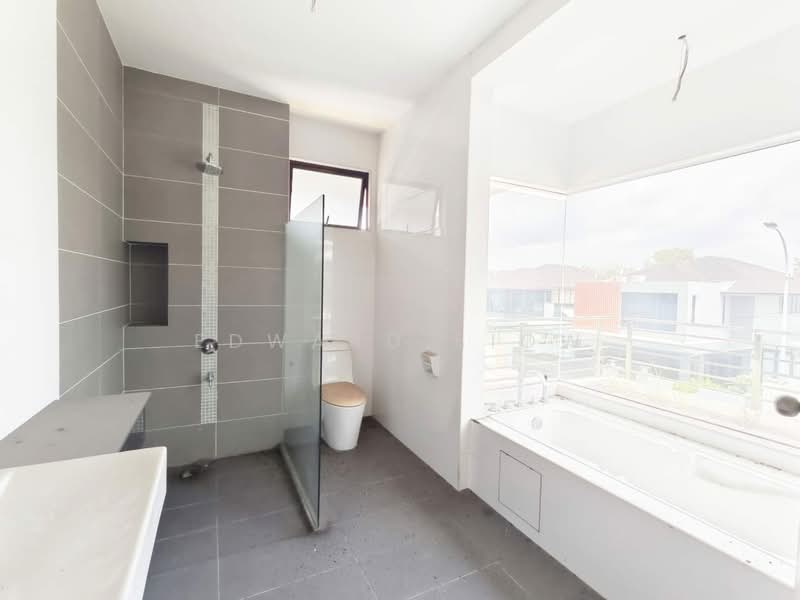 Link Bungalow for Sale in Taman Adda Heights (Tebrau) - Edward Siow - Bathroom - PropertyGuru.com.my
