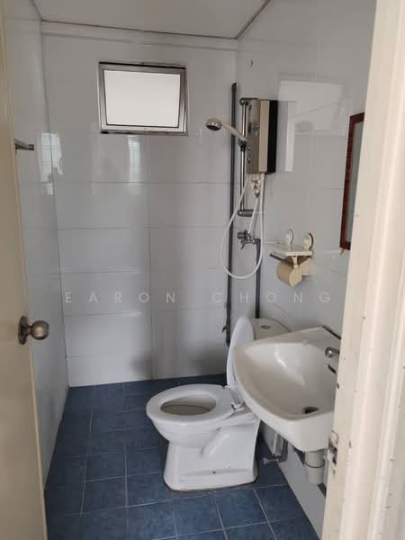 Kondominium untuk Disewa di Angkasa Condominiums - Earon Chong - Bathroom - PropertyGuru.com.my