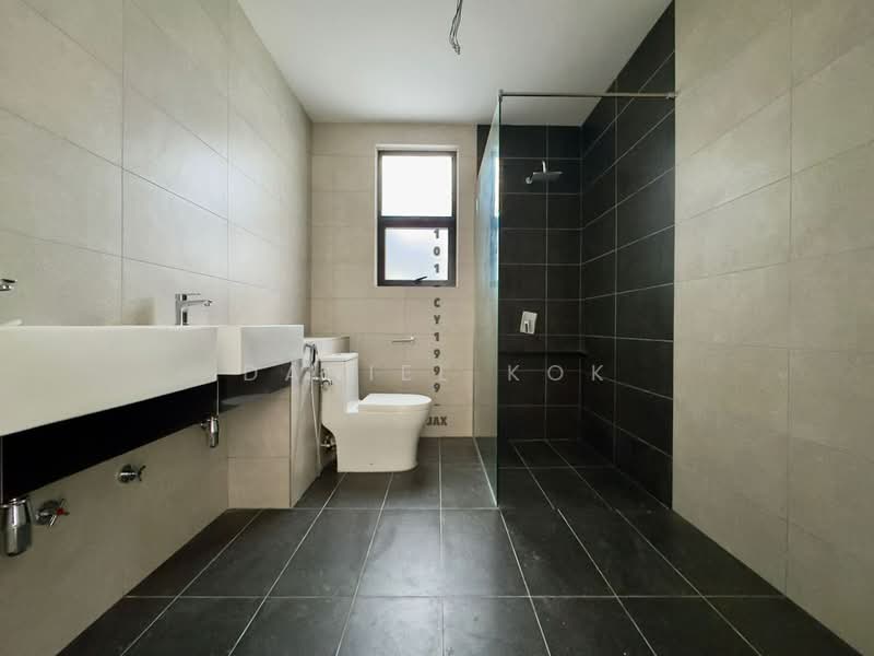 Rumah Teres 2 Tingkat untuk Dijual di Setia Indah (Setia Alam) - Daniel Kok - Bathroom - PropertyGuru.com.my