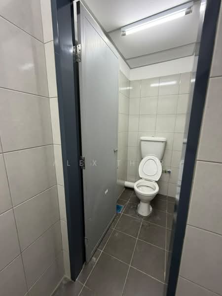 Kilang untuk Disewa di Batu Maung (Penang) - Alex Thor - Bathroom - PropertyGuru.com.my