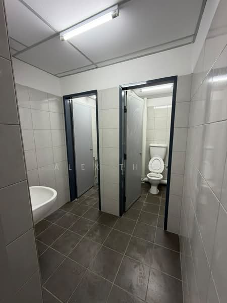 Kilang untuk Disewa di Batu Maung (Penang) - Alex Thor - Bathroom - PropertyGuru.com.my
