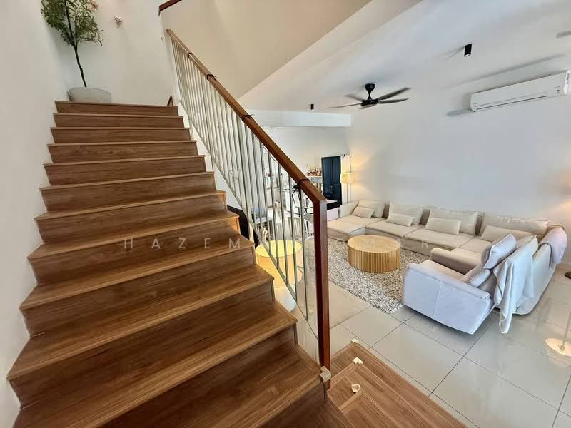 Rumah Teres 2 Tingkat untuk Dijual di Sepang (Selangor) - Hazeman Omar - Living Room - PropertyGuru.com.my