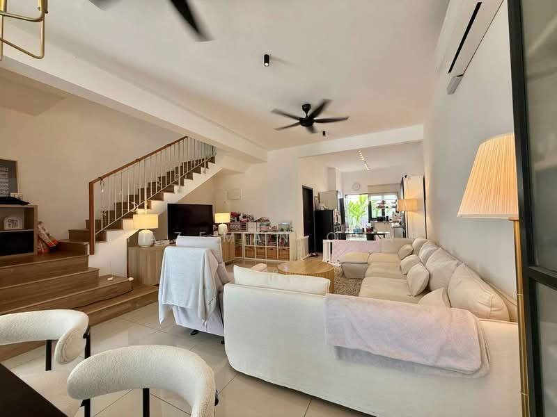 Rumah Teres 2 Tingkat untuk Dijual di Sepang (Selangor) - Hazeman Omar - Living Room - PropertyGuru.com.my