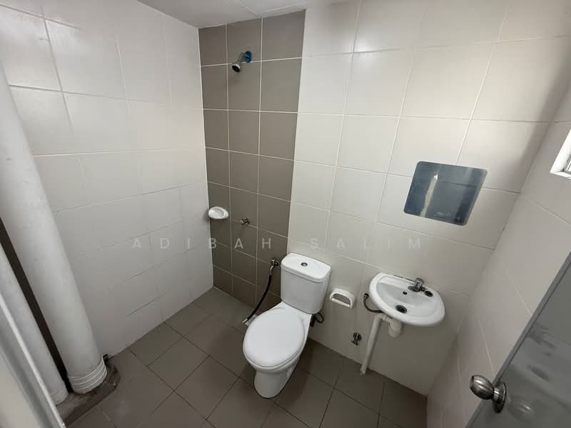 Pangsapuri untuk Dijual di De Cendana - Adibah Salim - Bathroom - PropertyGuru.com.my