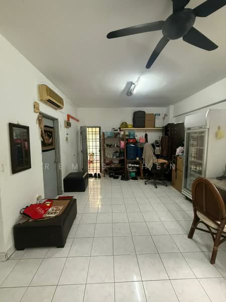 Kondominium untuk Dijual di Pelangi Damansara - Remus Chen - Living Room - PropertyGuru.com.my
