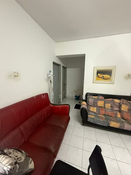 Kondominium untuk Dijual di Pelangi Damansara - Remus Chen - Living Room - PropertyGuru.com.my